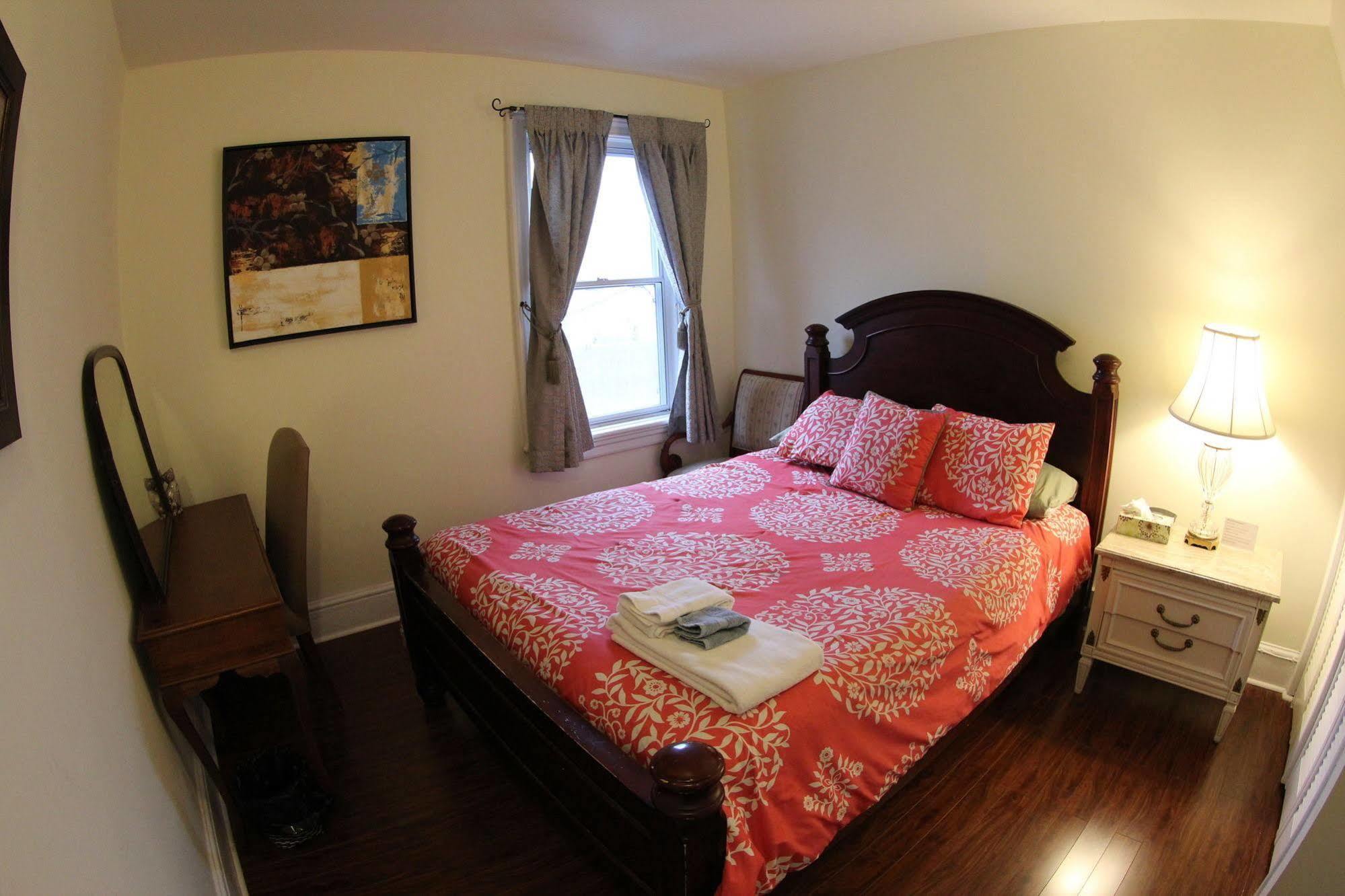 Toronto Garden Inn Bed & Breakfast Exterior foto